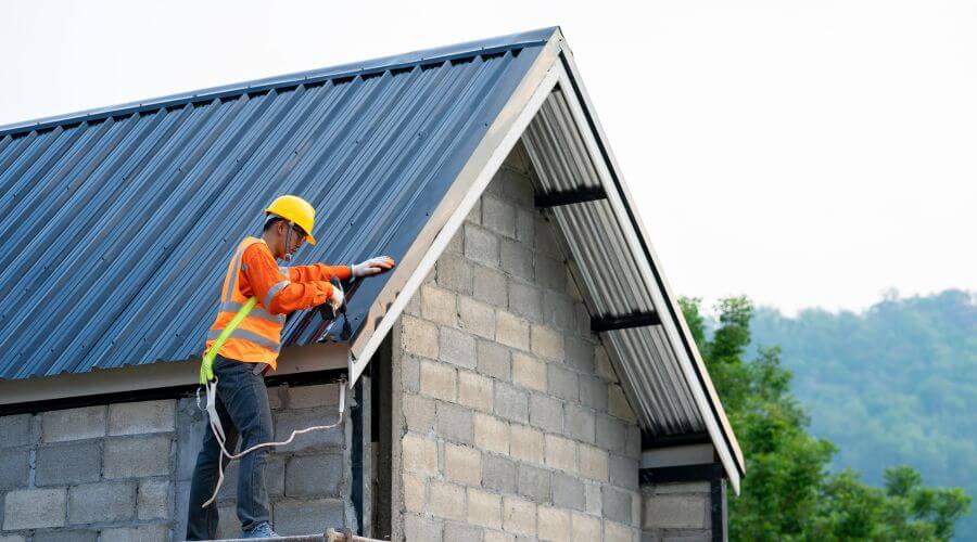 Professional gutter cleaning in Troutville, VA